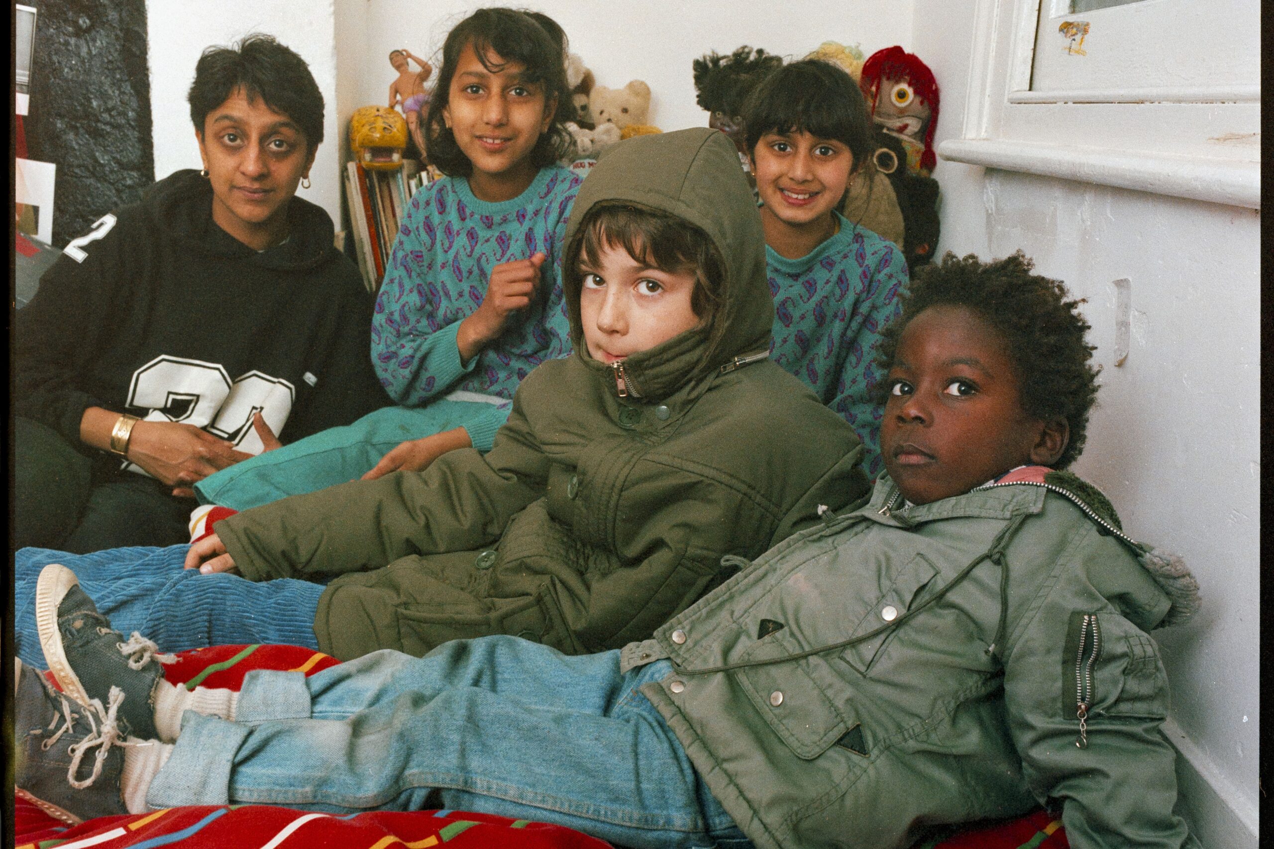 Krishna, Vijay, Onky, Minka and Sean. Bonnington Square © Crispin Hughes_Photo Co-op. Courtesy of Martin Parr Foundation